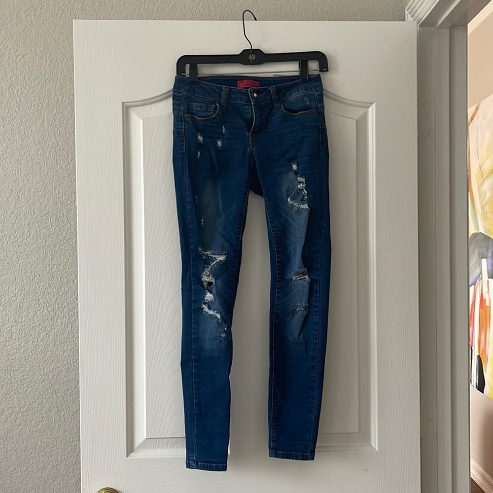 Skinny distressed jeans